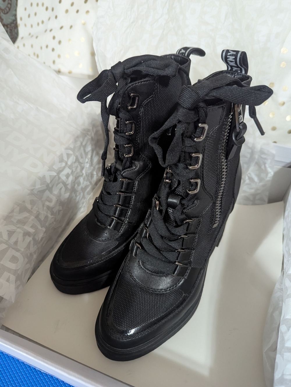 DKNY Black Lace-Up Toia Chunky Heel Ankle Boots Size: 6.5